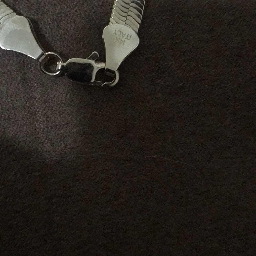 New in box never worn chain - Picture 2 of 2